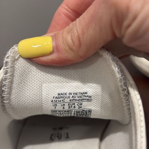 Converse Chuck Taylor All Star Ox Sneakers Size 7 Women’s - Picture 8 of 11